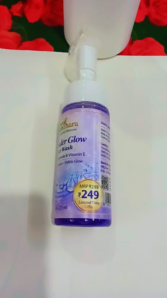 Water Glow Face Wash